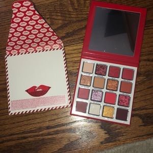 Kylie cosmetics holiday pressed powder palette